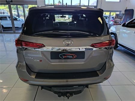 2017-Toyota-Fortuner-24-GD-6-Raised-Body-Auto_6