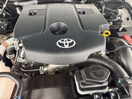 2025-Toyota-Hilux-24-GD-6-Raised-Body-Raider-Extended-Cab_10
