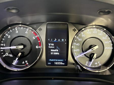 2025-Toyota-Hilux-24-GD-6-Raised-Body-Raider-Extended-Cab_1