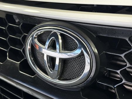 2025-Toyota-Hilux-24-GD-6-Raised-Body-Raider-Extended-Cab_8