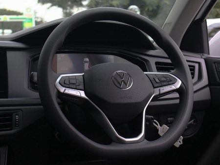 2026-Volkswagen-Polo-10-TSI_10