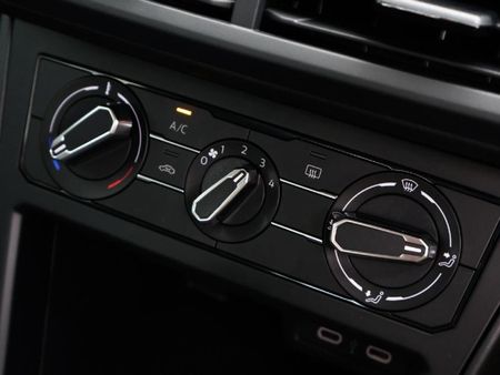 2026-Volkswagen-Polo-10-TSI_11