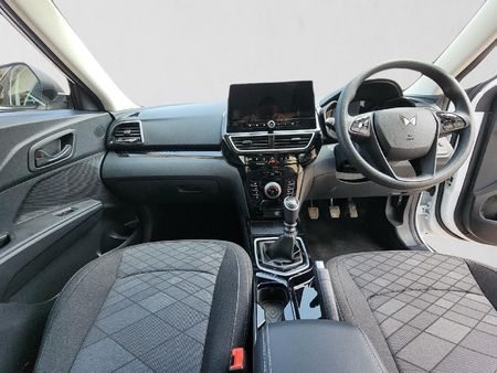 2026-Mahindra-XUV-3XO-12T-MX3_17