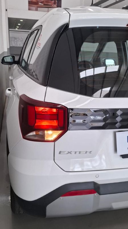 2025-Hyundai-Exter-12-Premium-Auto_10