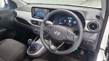 2025-Hyundai-Exter-12-Premium-Auto_37