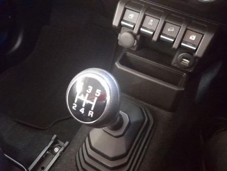 2021-Suzuki-Jimny-15-GLX_20