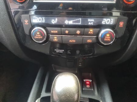 2017-Nissan-X-Trail-25-Tekna-4x4-Auto-7-seat_13