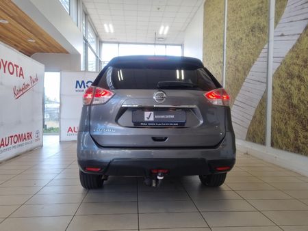 2017-Nissan-X-Trail-25-Tekna-4x4-Auto-7-seat_4