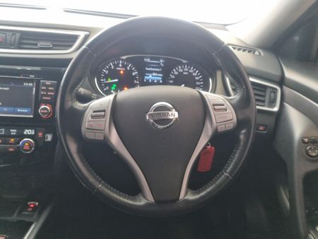 2017-Nissan-X-Trail-25-Tekna-4x4-Auto-7-seat_7