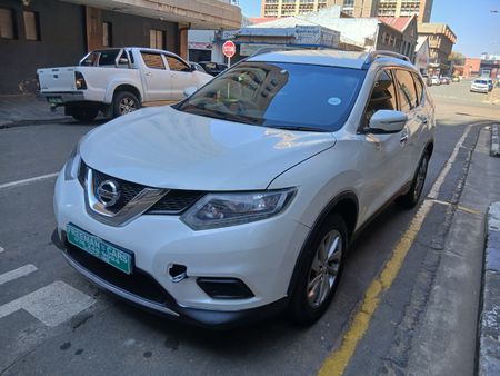 2017-Nissan-X-Trail-20-XE_2