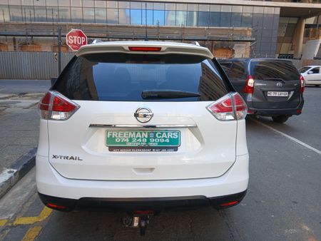 2017-Nissan-X-Trail-20-XE_3