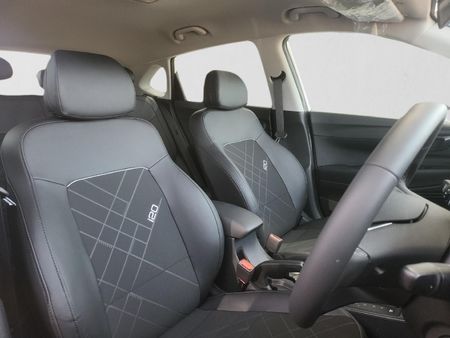 2026-Hyundai-i20-14-Executive-Auto_13