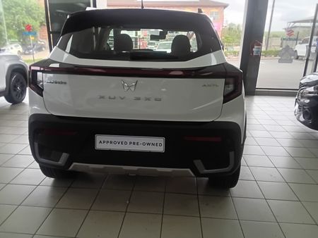 2025-Mahindra-XUV-3XO-12T-AX7L_7