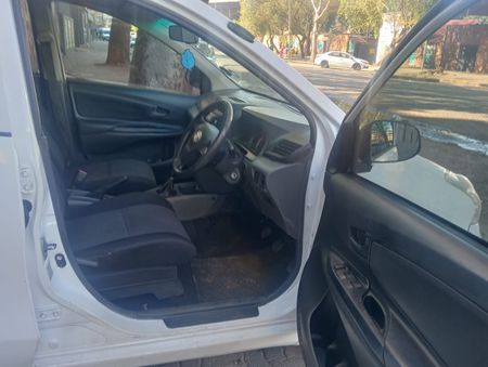 2012-Toyota-Avanza-15-SX_7