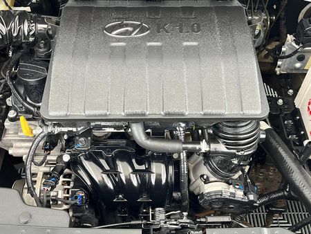 2022-Hyundai-Grand-i10-10-Fluid_12