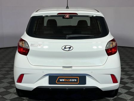 2022-Hyundai-Grand-i10-10-Fluid_17