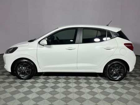 2022-Hyundai-Grand-i10-10-Fluid_18