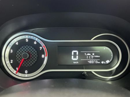 2022-Hyundai-Grand-i10-10-Fluid_2