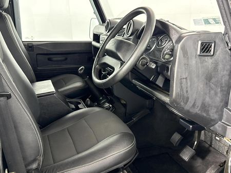 2015-Land-Rover-Defender-110-22D-Station-Wagon_9