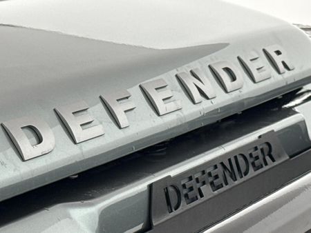 2015-Land-Rover-Defender-110-22D-Station-Wagon_11