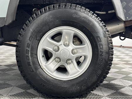 2015-Land-Rover-Defender-110-22D-Station-Wagon_6