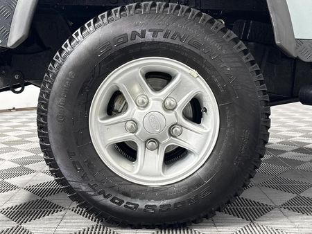 2015-Land-Rover-Defender-110-22D-Station-Wagon_7