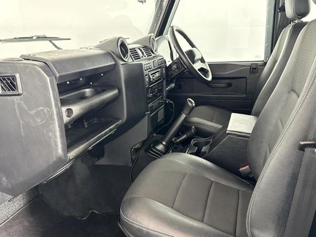 2015-Land-Rover-Defender-110-22D-Station-Wagon_8