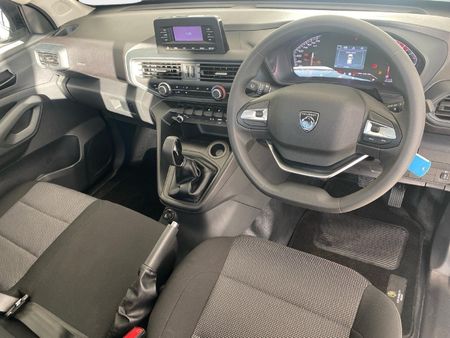 2026-Peugeot-Landtrek-19D-Professional-Single-Cab_9