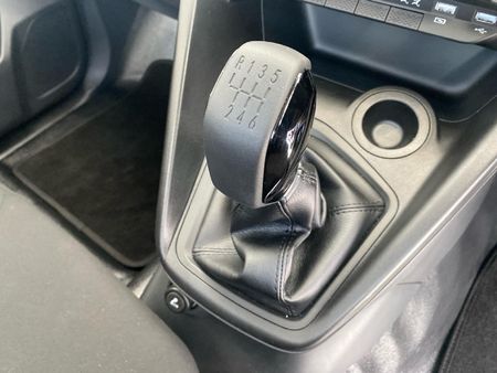 2026-Peugeot-Landtrek-19D-Professional-Single-Cab_13