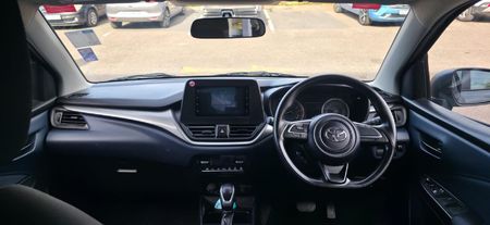 2025-Toyota-Starlet-15-XS-Auto_19