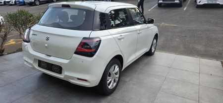 2025-Suzuki-Swift-12-GL-Auto_18