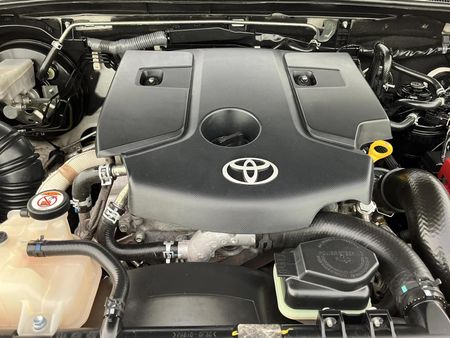 2021-Toyota-Hilux-28-GD-6-Raised-Body-Legend-RS-Auto-Double-Cab_13