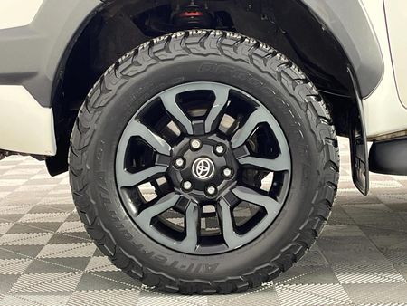 2021-Toyota-Hilux-28-GD-6-Raised-Body-Legend-RS-Auto-Double-Cab_4