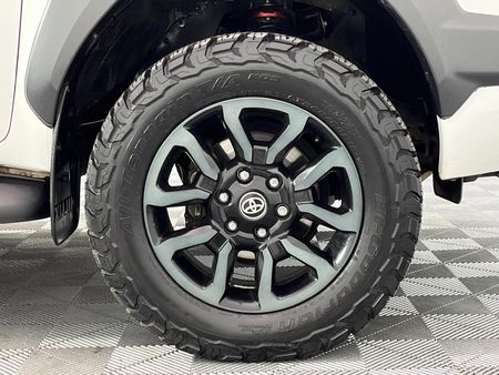 2021-Toyota-Hilux-28-GD-6-Raised-Body-Legend-RS-Auto-Double-Cab_5