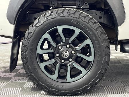 2021-Toyota-Hilux-28-GD-6-Raised-Body-Legend-RS-Auto-Double-Cab_7