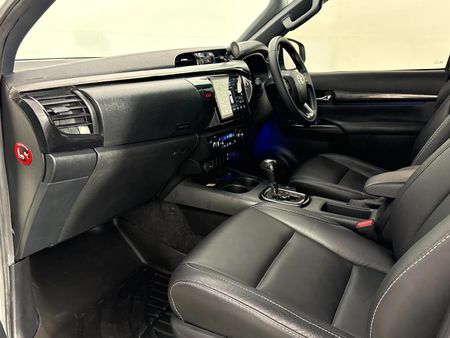 2021-Toyota-Hilux-28-GD-6-Raised-Body-Legend-RS-Auto-Double-Cab_8