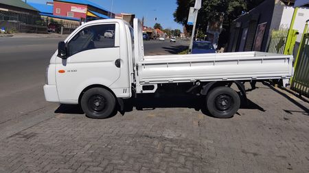 2021-Hyundai-H100-Bakkie-26-Diesel-manual_3