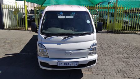 2021-Hyundai-H100-Bakkie-26-Diesel-manual_6