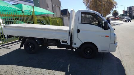2021-Hyundai-H100-Bakkie-26-Diesel-manual_7