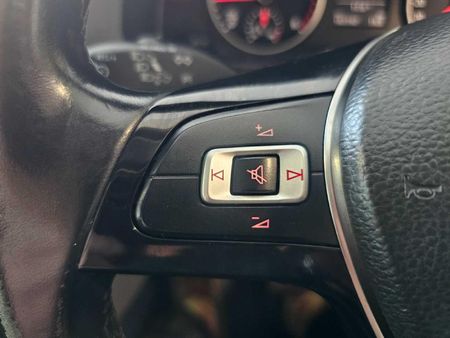 2019-Volkswagen-Kombi-20-TDI-Auto-103kW-Trendline_9