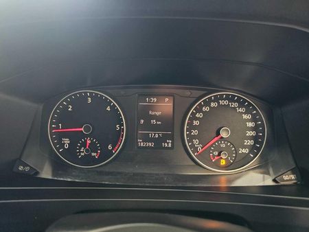 2019-Volkswagen-Kombi-20-TDI-Auto-103kW-Trendline_10