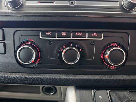 2019-Volkswagen-Kombi-20-TDI-Auto-103kW-Trendline_13