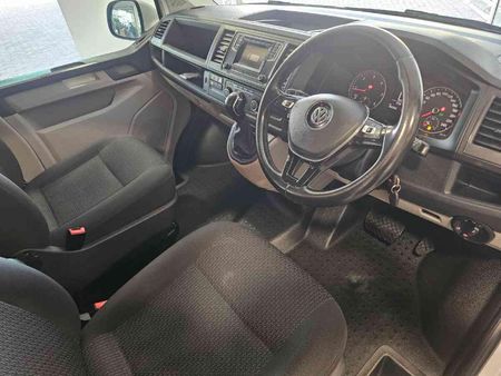 2019-Volkswagen-Kombi-20-TDI-Auto-103kW-Trendline_14