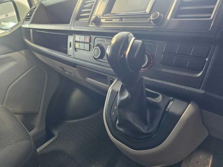 2019-Volkswagen-Kombi-20-TDI-Auto-103kW-Trendline_16
