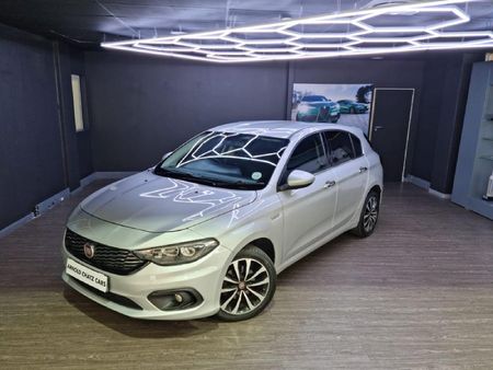 2017-Fiat-Tipo-14-Lounge-5-dr_0