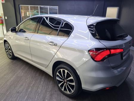 2017-Fiat-Tipo-14-Lounge-5-dr_9