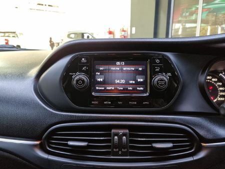 2017-Fiat-Tipo-14-Lounge-5-dr_22