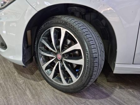 2017-Fiat-Tipo-14-Lounge-5-dr_7