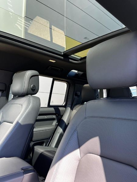 2026-Land-Rover-Defender-110-30D-HSE-X-Dynamic-D350_10
