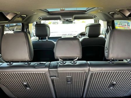 2026-Land-Rover-Defender-110-30D-HSE-X-Dynamic-D350_14